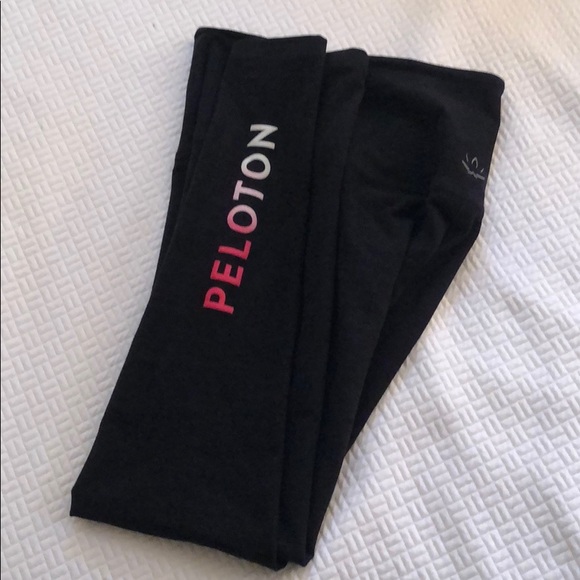 Peloton Pants - NWOT Peloton Beyond Yoga leggings